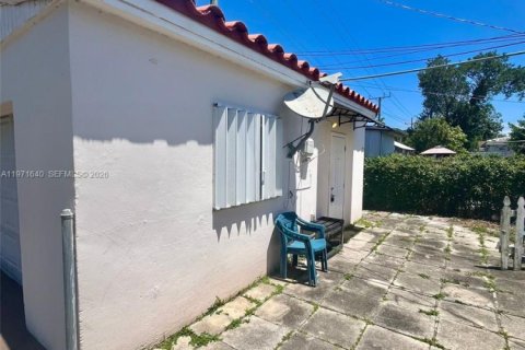 Immobilier commercial à louer à North Miami Beach, Floride: 41.81 m2 № 2042249 - photo 5