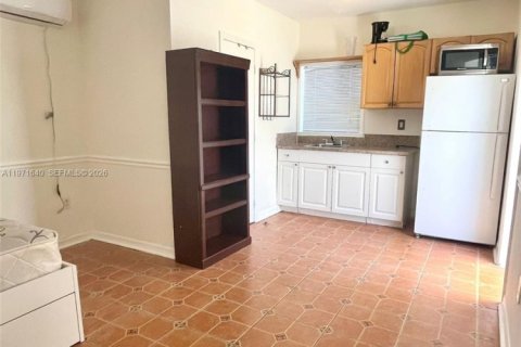 Immobilier commercial à North Miami Beach, Floride 41.81 m2 № 2042249