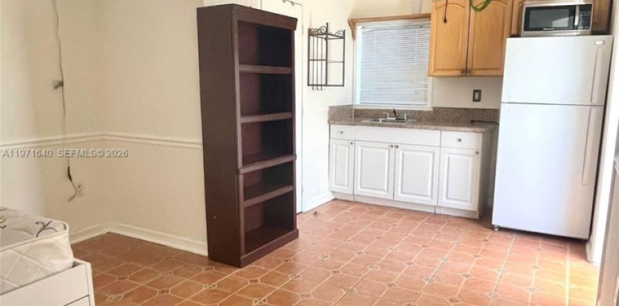 Immobilier commercial à North Miami Beach, Floride 41.81 m2 № 2042249