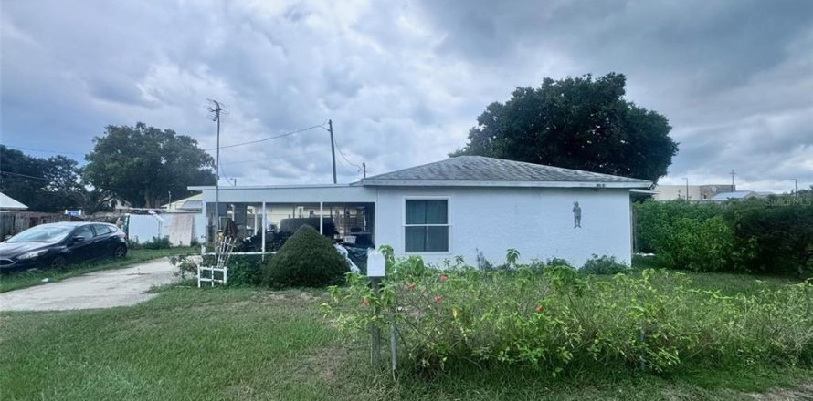 Villa ou maison à Umatilla, Floride 2 chambres, 64.66 m2 № 1910252