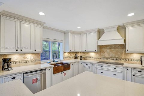 Villa ou maison à louer à Fort Lauderdale, Floride: 5 chambres, 258.08 m2 № 2180729 - photo 11