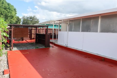 Villa ou maison à vendre à Miami, Floride: 3 chambres, 117.06 m2 № 1987302 - photo 20