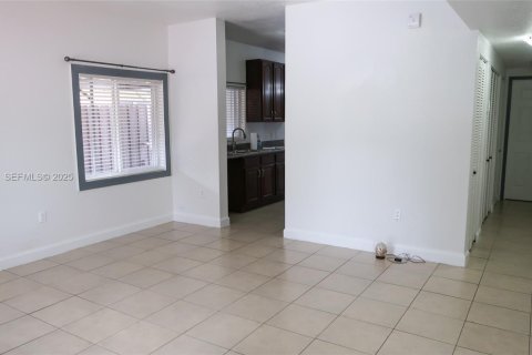 Villa ou maison à vendre à Miami, Floride: 3 chambres, 117.06 m2 № 1987302 - photo 18