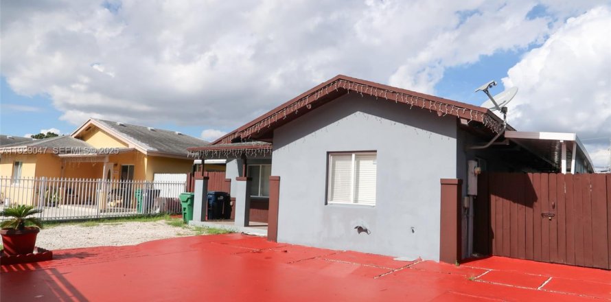 Villa ou maison à Miami, Floride 3 chambres, 117.06 m2 № 1987302