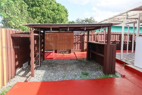 Villa ou maison à vendre à Miami, Floride: 3 chambres, 117.06 m2 № 1987302 - photo 22