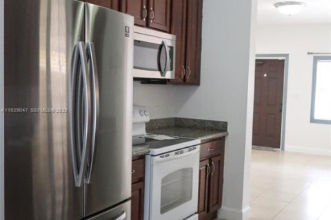 Villa ou maison à vendre à Miami, Floride: 3 chambres, 117.06 m2 № 1987302 - photo 28