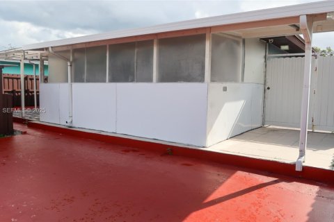 Villa ou maison à vendre à Miami, Floride: 3 chambres, 117.06 m2 № 1987302 - photo 21