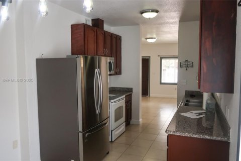 Villa ou maison à vendre à Miami, Floride: 3 chambres, 117.06 m2 № 1987302 - photo 11