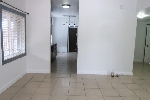 Villa ou maison à vendre à Miami, Floride: 3 chambres, 117.06 m2 № 1987302 - photo 27