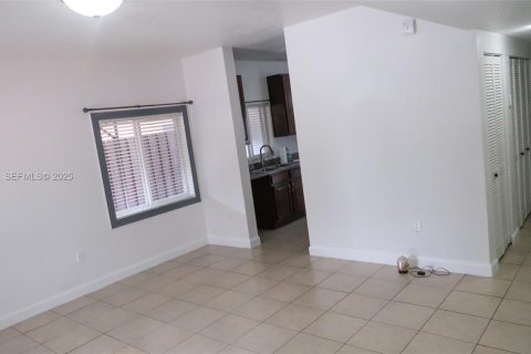 Villa ou maison à vendre à Miami, Floride: 3 chambres, 117.06 m2 № 1987302 - photo 7