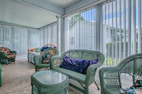 House in The Villages, Florida 2 bedrooms, 106.28 sq.m. № 1819324 - photo 30