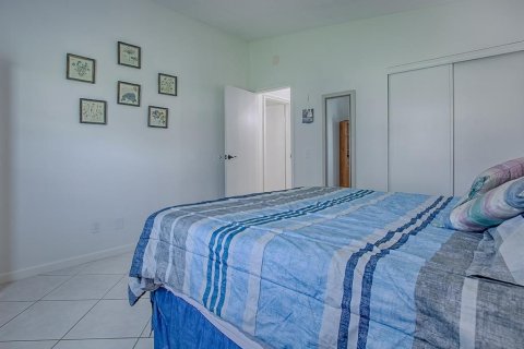 House in The Villages, Florida 2 bedrooms, 106.28 sq.m. № 1819324 - photo 27
