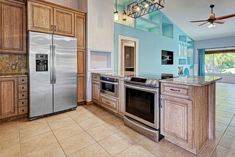 House in Port Charlotte, Florida 3 bedrooms, 181.9 sq.m. № 1821463 - photo 18