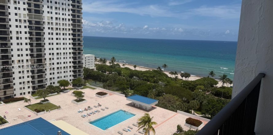 Condominio en Hollywood, Florida, 1 dormitorio № 2075938