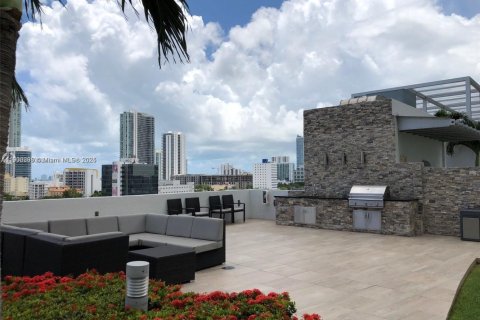 Condo in Miami, Florida, 1 bedroom  № 1956888 - photo 20