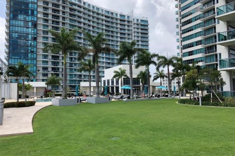 Condo in Miami, Florida, 1 bedroom  № 1956888 - photo 22