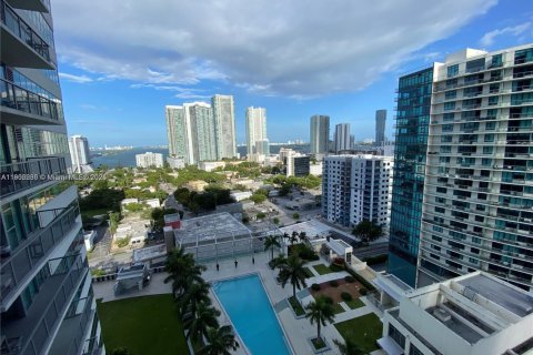 Condo in Miami, Florida, 1 bedroom  № 1956888 - photo 1