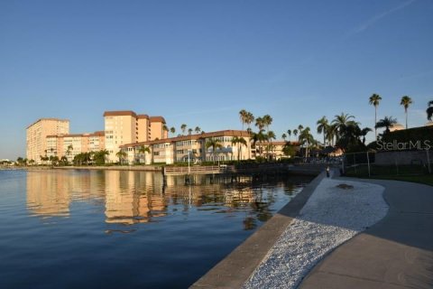 Condominio en alquiler en Saint Petersburg, Florida, 2 dormitorios, 109.16 m2 № 1828468 - foto 11