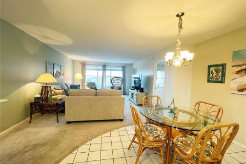 Condominio en alquiler en Saint Petersburg, Florida, 2 dormitorios, 109.16 m2 № 1828468 - foto 15