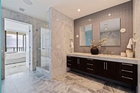 Condo in Tampa, Florida, 3 bedrooms № 2386773 - photo 13