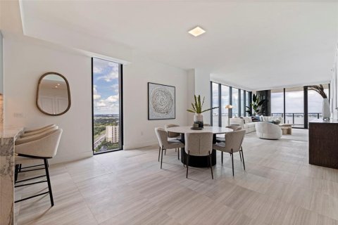 Condo in Tampa, Florida, 3 bedrooms № 2386773 - photo 24
