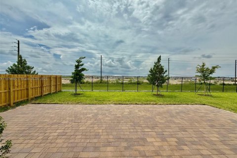 Снять в аренду виллу или дом в Хомстед, Флорида 4 спальни, 174.19м2, № 1922272 - фото 22