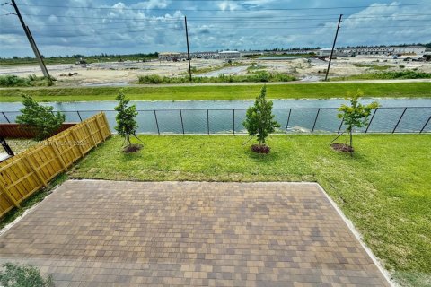 Снять в аренду виллу или дом в Хомстед, Флорида 4 спальни, 174.19м2, № 1922272 - фото 23