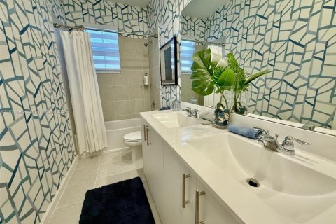 Снять в аренду виллу или дом в Хомстед, Флорида 4 спальни, 174.19м2, № 1922272 - фото 13