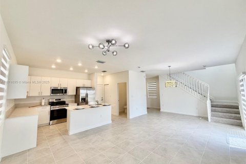 Снять в аренду виллу или дом в Хомстед, Флорида 4 спальни, 174.19м2, № 1922272 - фото 24