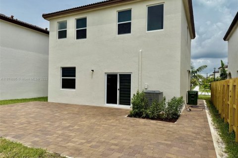 Снять в аренду виллу или дом в Хомстед, Флорида 4 спальни, 174.19м2, № 1922272 - фото 21