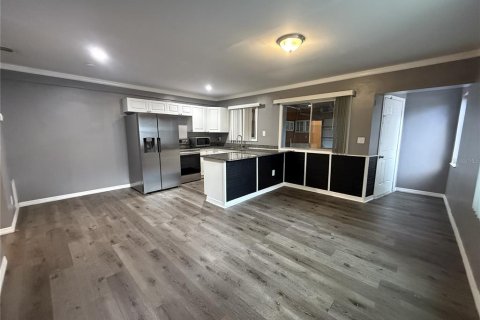 Dúplex en venta en Pinellas Park, Florida, 3 dormitorios, 164.16 m2 № 2306433 - foto 22