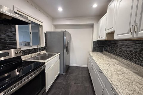 Dúplex en venta en Pinellas Park, Florida, 3 dormitorios, 164.16 m2 № 2306433 - foto 8