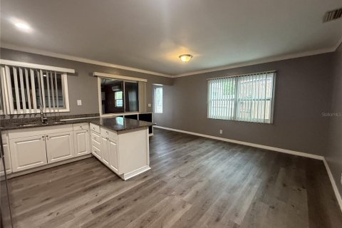 Dúplex en venta en Pinellas Park, Florida, 3 dormitorios, 164.16 m2 № 2306433 - foto 23