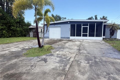Dúplex en venta en Pinellas Park, Florida, 3 dormitorios, 164.16 m2 № 2306433 - foto 2