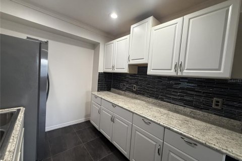Dúplex en venta en Pinellas Park, Florida, 3 dormitorios, 164.16 m2 № 2306433 - foto 10