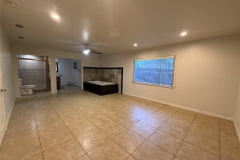 Dúplex en venta en Pinellas Park, Florida, 3 dormitorios, 164.16 m2 № 2306433 - foto 11