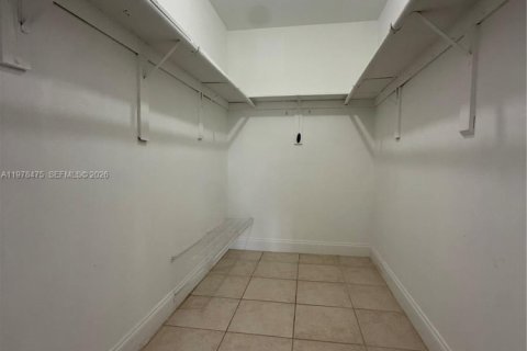 Condominio en alquiler en Kendall, Florida, 2 dormitorios, 105.26 m2 № 2053334 - foto 12