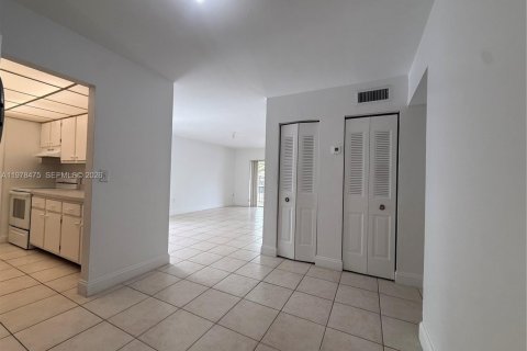 Condominio en alquiler en Kendall, Florida, 2 dormitorios, 105.26 m2 № 2053334 - foto 14
