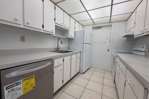 Condominio en alquiler en Kendall, Florida, 2 dormitorios, 105.26 m2 № 2053334 - foto 5