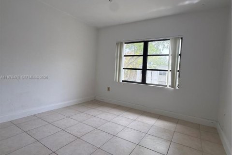 Condominio en alquiler en Kendall, Florida, 2 dormitorios, 105.26 m2 № 2053334 - foto 8
