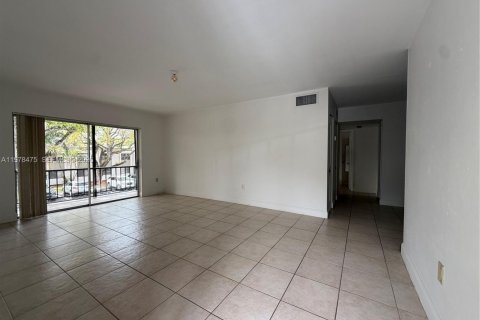 Condominio en alquiler en Kendall, Florida, 2 dormitorios, 105.26 m2 № 2053334 - foto 4