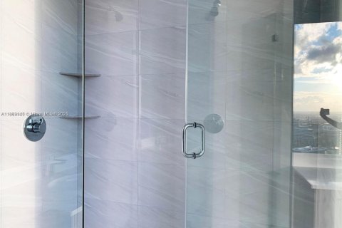 Copropriété à vendre à Miami, Floride: 2 chambres, 106 m2 № 1979381 - photo 11