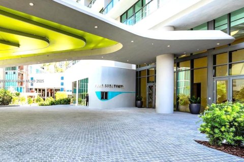 Copropriété à vendre à Miami, Floride: 2 chambres, 106 m2 № 1979381 - photo 1