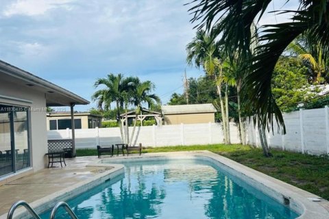 Casa en Pembroke Pines, Florida 3 dormitorios, 182.09 m2 № 2053543