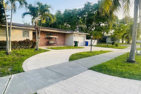 Casa en venta en Pembroke Pines, Florida, 3 dormitorios, 182.09 m2 № 2053543 - foto 12