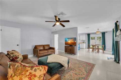 Casa en venta en Tampa, Florida, 3 dormitorios, 135.64 m2 № 2206901 - foto 8