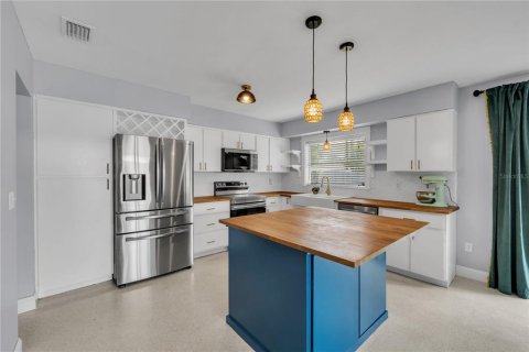 Casa en venta en Tampa, Florida, 3 dormitorios, 135.64 m2 № 2206901 - foto 12