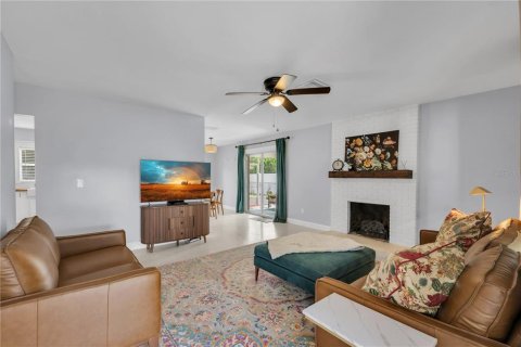 Casa en venta en Tampa, Florida, 3 dormitorios, 135.64 m2 № 2206901 - foto 4