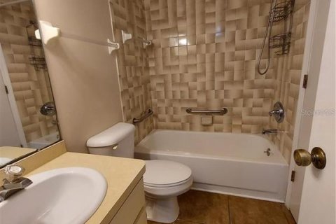 Condo in Punta Gorda, Florida, 2 bedrooms  № 1795057 - photo 11