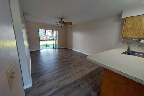 Condo in Punta Gorda, Florida, 2 bedrooms  № 1795057 - photo 9